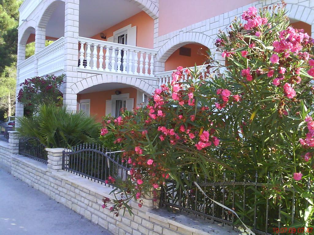 Apartments Tonimir Vodice Exterior foto