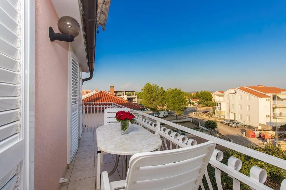 Apartments Tonimir Vodice Exterior foto